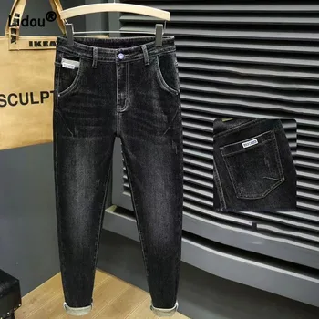 Осенний тренд Модные повседневные однотонные мужские джинсы 2023 года, новые винтажные универсальные тонкие брюки-карандаш со средней талией, мужская одежда
